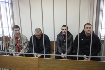 Задержанные украинские моряки в Лефортовском суде Москвы