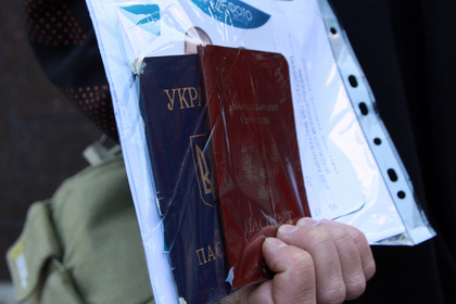 Украина заявила о неполноценности выданных в Донбассе российских паспортов