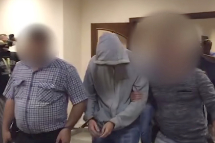 Захватившего заложников российского школьника отпустили под домашний арест