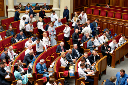 Украинских депутатов призвали к максимальной мобилизации против России