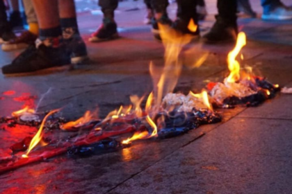 Перед концертом Темниковой в Одессе сожгли российский флаг