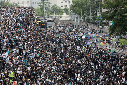 Массовые протесты вынудили власти Гонконга отложить закон об экстрадиции в Китай