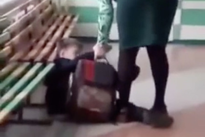 Российскую учительницу наказали за избиение ученика