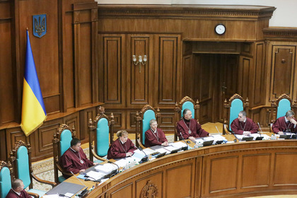 Судьи Конституционного суда Украины переругались