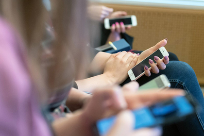 Правительство захотело собрать данные о соцсетях школьников и их родителей