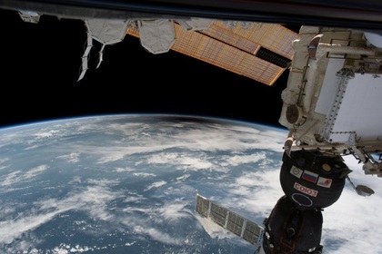 НАСА сообщило о нештатной посадке спускаемого аппарата с космонавтами