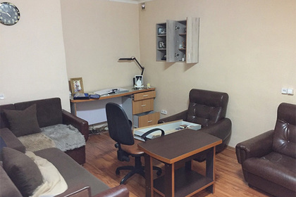На зоне строгого режима нашли «квартиру» с кожаными креслами и интернетом
