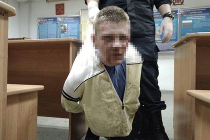 Российские полицейские избили подростка и хвастались его фотографиями