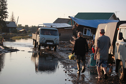Мутко потребовал уволить спасавшего свой дом от наводнения чиновника