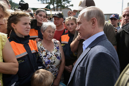 Путин пообещал мальчику из Тулуна игрушечный Mercedes