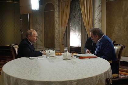 Владимир Путин дает интервью Оливеру Стоуну