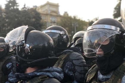 Задержано более сотни участников несанкционированной акции в центре Москвы