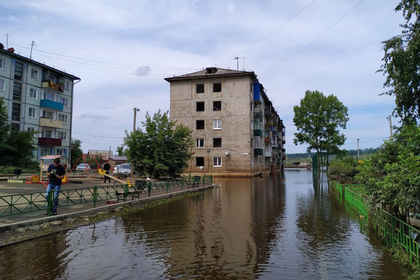 Пострадавшими от наводнения в российском регионе признали десятки тысяч человек