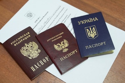 Евросоюз задумался о непризнании российских паспортов жителей Донбасса