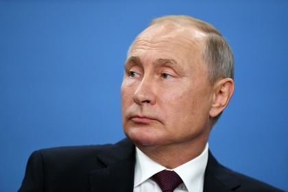Путин согласился поехать мыть золото на Колыму