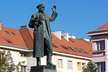 В Праге уберут с места памятник советскому маршалу-освободителю