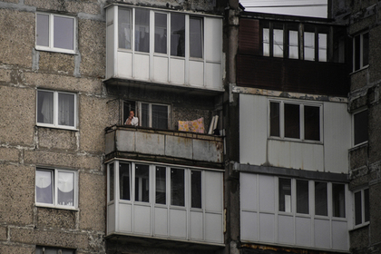 Россиянам запретят курить на балконах
