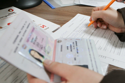 ГИБДД анонсировала электронные водительские права на смартфоне