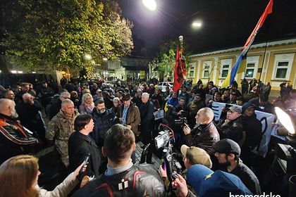 Украинские националисты осадили посольство Польши в Киеве