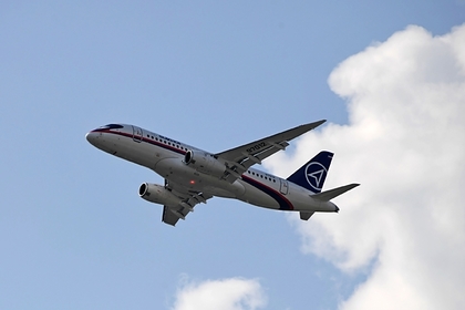 Производитель SSJ100 потребовал почти миллиард рублей от российской авиакомпании