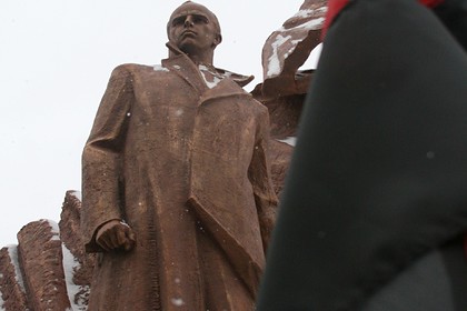 Памятник Степану Бандере в Тернополе