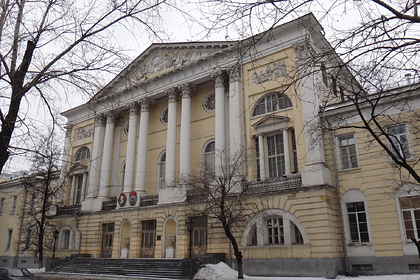 Здание главного военного клинического госпиталя имени Н. Н. Бурденко