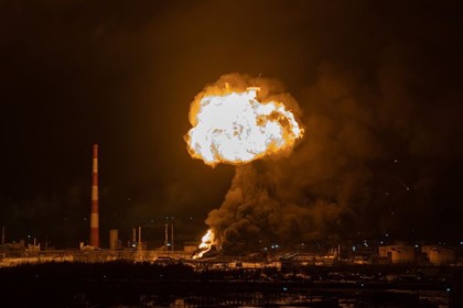 Власти Ухты оценили опасность пожара на нефтяном заводе