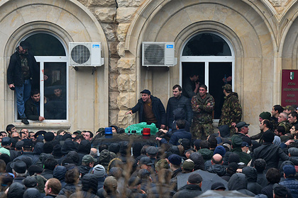 В Абхазии оценили возможность штурма захваченного дворца президента