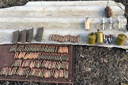 Сотрудники ФСБ обнаружили схрон оружия в Крыму