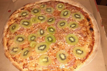 В сети нашли самую отвратительную пиццу и связали ее с приходом Антихриста