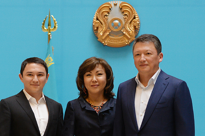 Динара Кулибаева с мужем и сыном ( фото 2015 г.)
