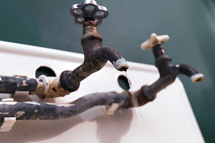Более сотни российских детей отравилась питьевой водой с червями