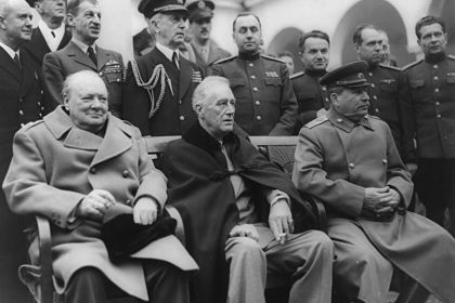 Уинстон Черчилль, Франклин Рузвельт и Иосиф Сталин