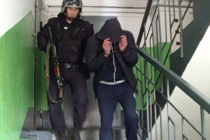 Двое россиян забрали у подростка одежду и отдали ему свою