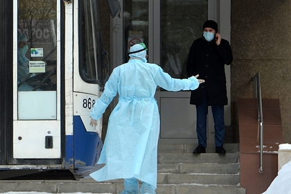 В Китае оценили версию появления коронавируса как биологического оружия