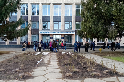 В бунтовавшем из-за коронавируса украинском поселке детей не пустили в школу