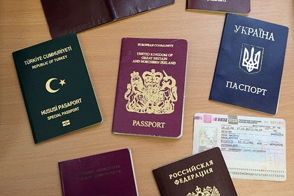 Российским послам хотят запретить иметь двойное гражданство