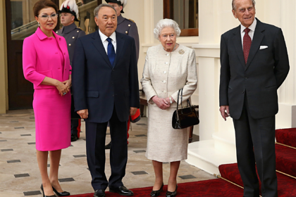Дарига Назарбаева и Нурсултан Назарбаев во время встречи с королевской семьей в Лондоне