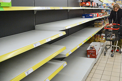 Россиян призвали не опустошать полки магазинов из-за коронавируса
