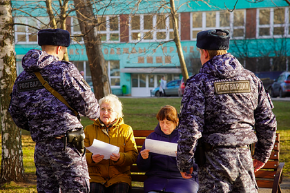 Росгвардия проверила на улицах Москвы пожилых людей в связи с коронавирусом
