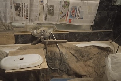 Коммунальщики в российском городе разобрали канализацию и ушли на карантин