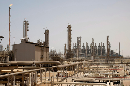Саудовскую Аравию убедили резко снизить добычу нефти