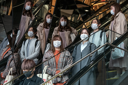 Жителям Японии раздадут деньги из-за коронавируса