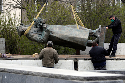 Инициатор сноса памятника Коневу пожаловался на Россию в Еврокомиссию