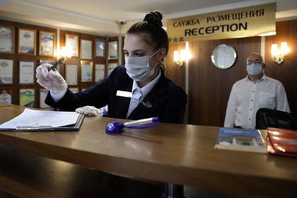 Туристов российского курорта заставят загорать в масках