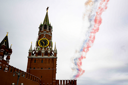 В Кремле обсудили проведение парада и голосования по Конституции в один день