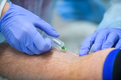 Названы сроки тестирования вакцины от COVID-19 на людях в России