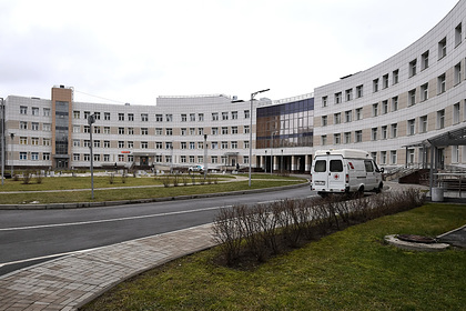При пожаре в инфекционной больнице Петербурга погиб человек