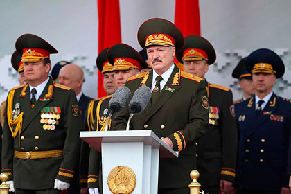 Александр Лукашенко на параде в Минске