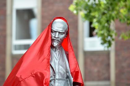 На западе Германии установили первый памятник Ленину